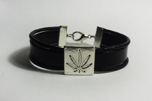 Браслет из натуральной кожи